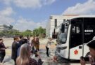BRI Kancab Kapas Krampung Serahkan Bantuan Bus ke Ubaya, Perkuat Dukungan bagi Aktivitas Kampus
